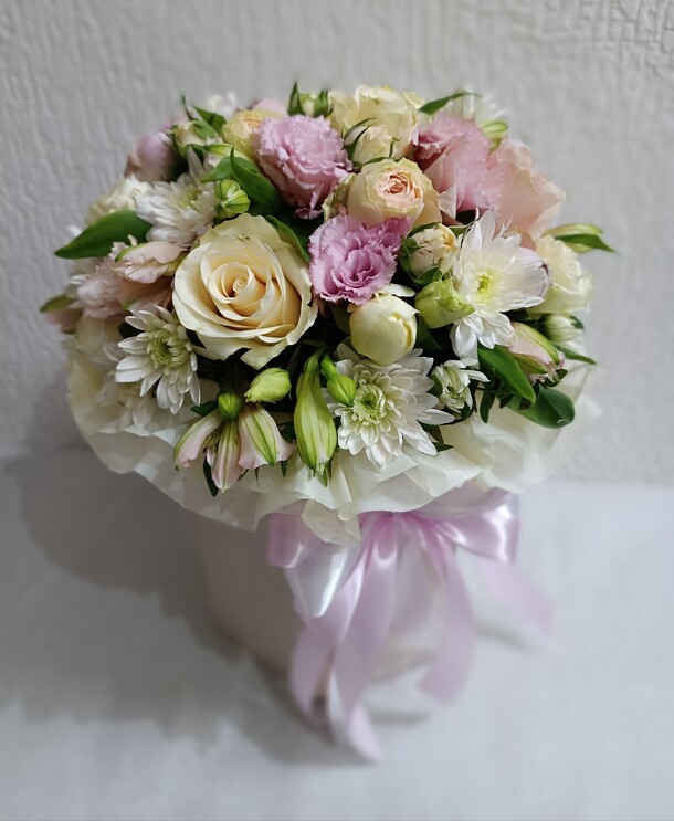 Нежная композиция, артикул F1139341 - 4990 рублей, доставка по городу. Flawery - доставка цветов