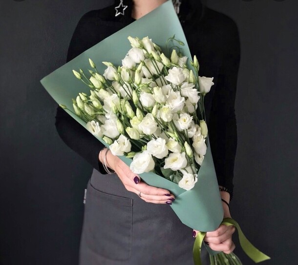 Комплимент, артикул F59024 - 7105 рублей, доставка по городу. Flawery - доставка цветов