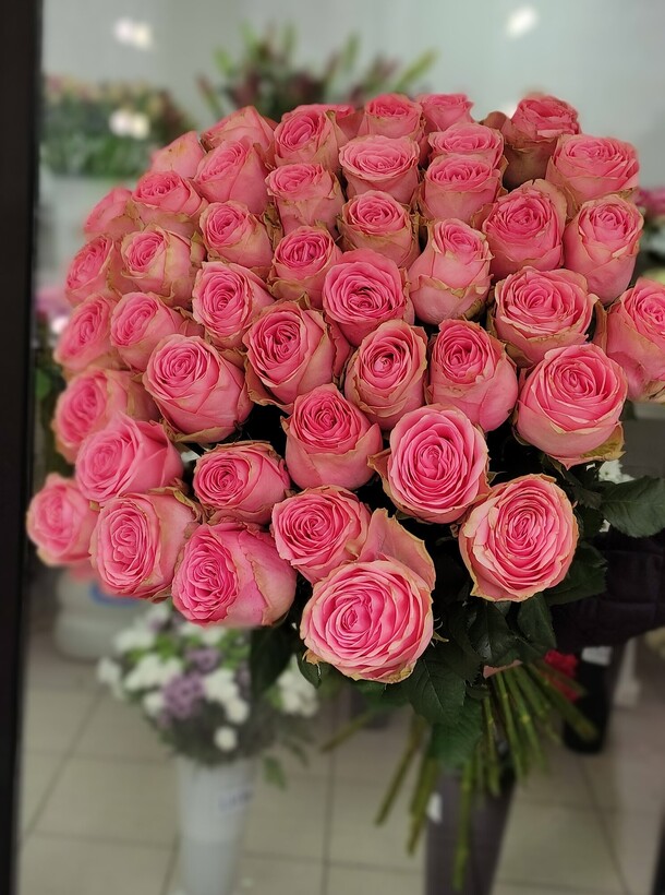 Букет из 31 розы, артикул F63877 - 9224 рублей, доставка по городу. Flawery - доставка цветов