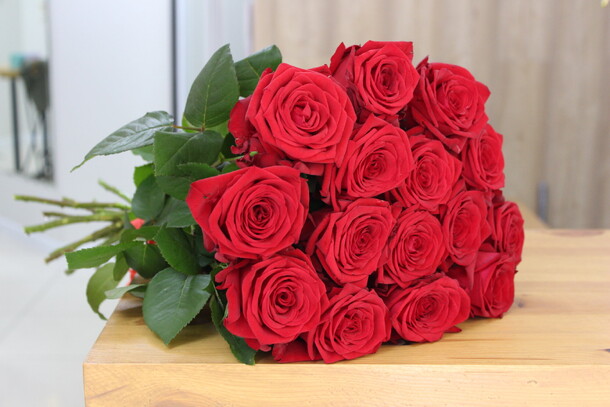 Моно из 15 роз, артикул F71488 - 4685 рублей, доставка по городу. Flawery - доставка цветов