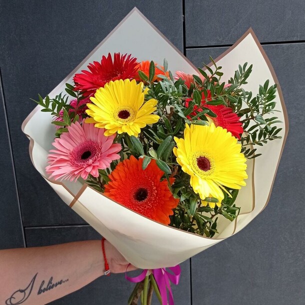 Яркий день, артикул F1069429 - 3590 рублей, доставка по городу. Flawery - доставка цветов