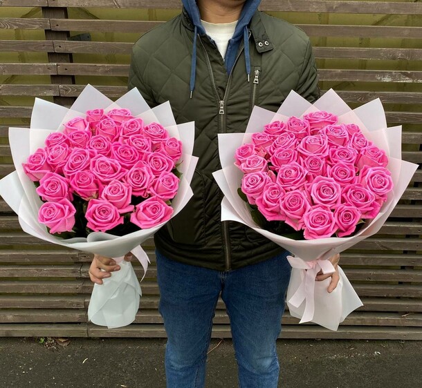 Букет из 25 розовых роз, артикул F1141872 - 7500 рублей, доставка по городу. Flawery - доставка цветов