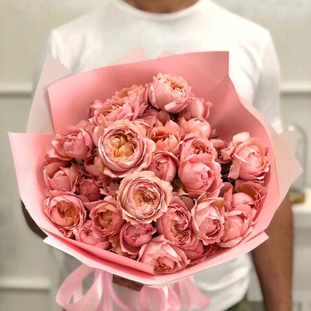 Букет из 9 кустовых пионовидных садовых роз джульетт, артикул F1141875 - 8900 рублей, доставка по городу. Flawery - доставка цветов