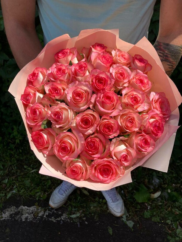 Роза джумелия 29, артикул F1141881 - 10981 рублей, доставка по городу. Flawery - доставка цветов