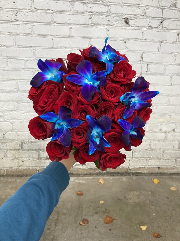 Космос внутри, артикул F1142767 - 11163 рублей, доставка по городу. Flawery - доставка цветов