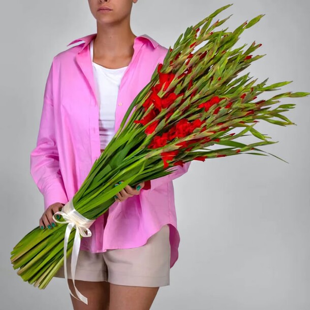 29 ярко-красных гладиолусов, артикул F1209028 - 28327 рублей, доставка по городу. Flawery - доставка цветов