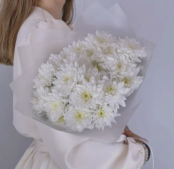 Букет из 5 хризантем, артикул F1212979 - 5022 рублей, доставка по городу. Flawery - доставка цветов