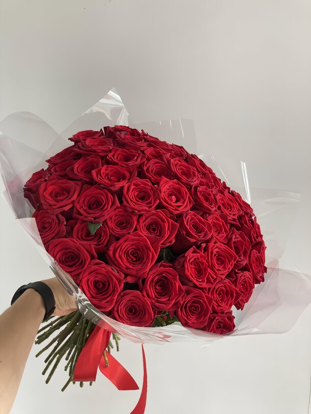 Букет из 59 красных роз, артикул F1217297 - 14800 рублей, доставка по городу. Flawery - доставка цветов