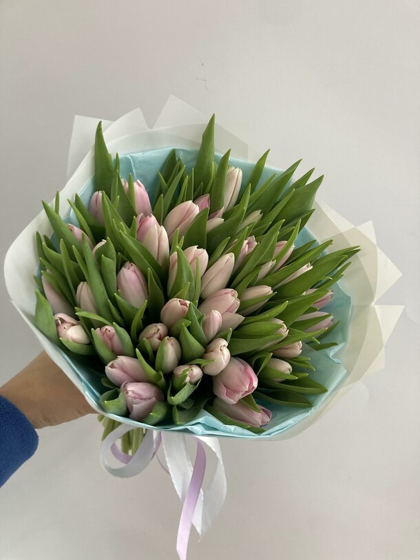 49 нежно-розовых тюльпанов, артикул F1223001 - 12500 рублей, доставка по городу. Flawery - доставка цветов