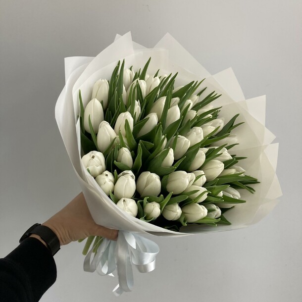 Белоснежные тюльпаны антарктика, артикул F1223003 - 12990 рублей, доставка по городу. Flawery - доставка цветов