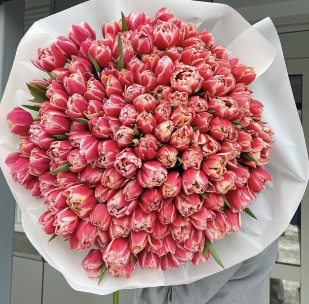 Букет из 149 тюльпанов, артикул F1259646 - 33500 рублей, доставка по городу. Flawery - доставка цветов