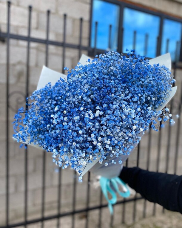 Букет из синей гипсофилы, артикул F1277635 - 8500 рублей, доставка по городу. Flawery - доставка цветов