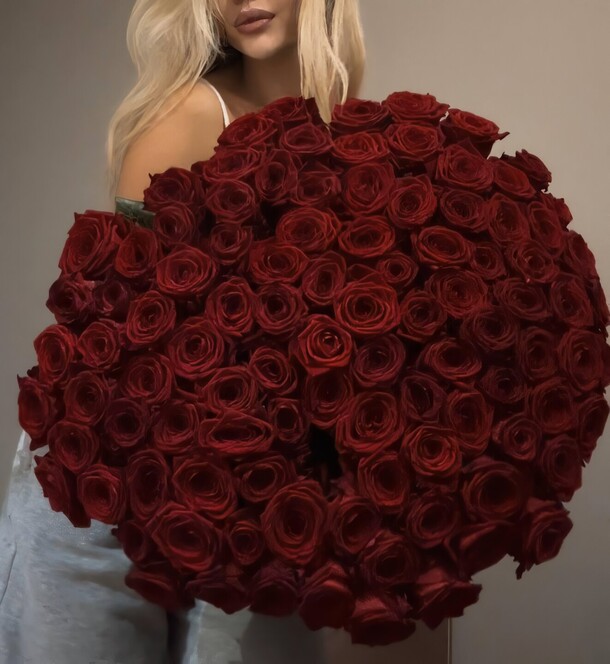 101 роза, артикул F1379872 - 19800 рублей, доставка по городу. Flawery - доставка цветов