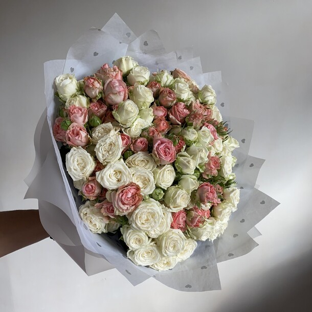 Микс из роз бомбастик, артикул F1464828 - 14008 рублей, доставка по городу. Flawery - доставка цветов