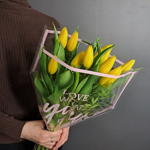 Желтые тюльпаны 11шт маме, артикул F1384761 - 3500 рублей, доставка по городу. Flawery - доставка цветов
