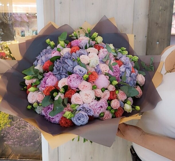 Букет "lavender mood"💜, артикул F1068140 - 15706 рублей, доставка по городу. Flawery - доставка цветов