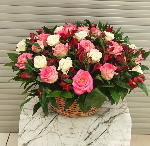 Корзина " мечты сбываются ", артикул F1084082 - 13661 рублей, доставка по городу. Flawery - доставка цветов