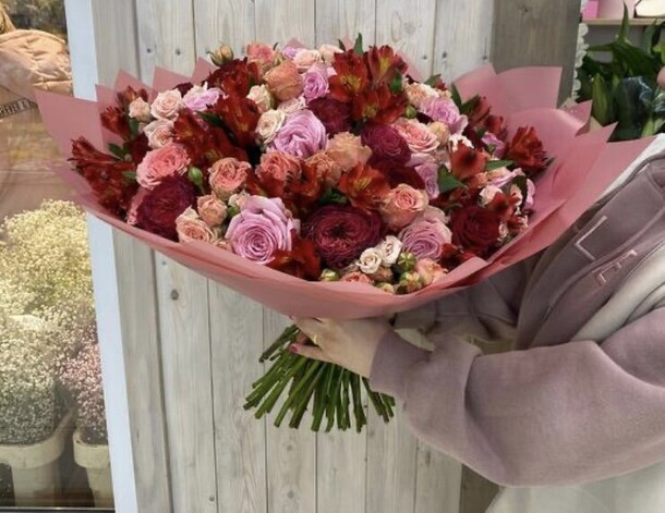 Букет «элегантность», артикул F1108619 - 12693 рублей, доставка по городу. Flawery - доставка цветов