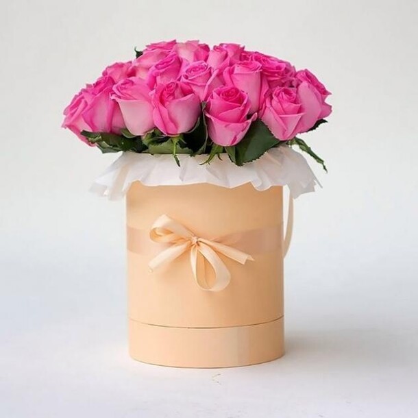 Розы в шляпной коробке "aqua", артикул F5933 - 6534 рублей, доставка по городу. Flawery - доставка цветов