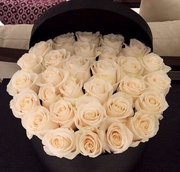 Розы в шляпной коробке "традиция", артикул F5936 - 5665 рублей, доставка по городу. Flawery - доставка цветов