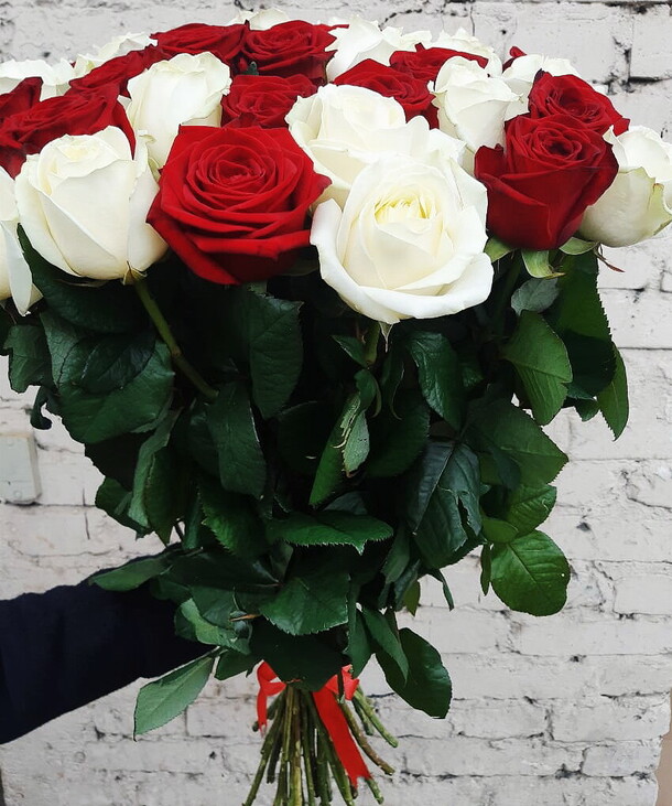 Букет роз "love", артикул F82085 - 5070 рублей, доставка по городу. Flawery - доставка цветов