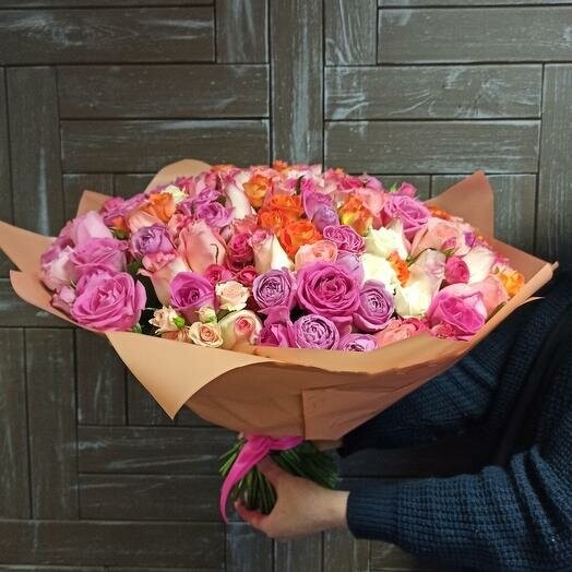 Букет "радуга" 🌈, артикул F87380 - 13962 рублей, доставка по городу. Flawery - доставка цветов