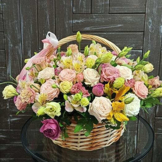 Корзина "для любимой", артикул F89775 - 16625 рублей, доставка по городу. Flawery - доставка цветов