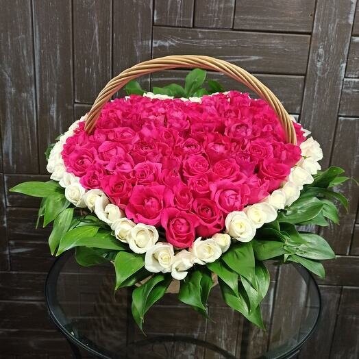 Корзина "любящее сердце", артикул F89892 - 26378 рублей, доставка по городу. Flawery - доставка цветов