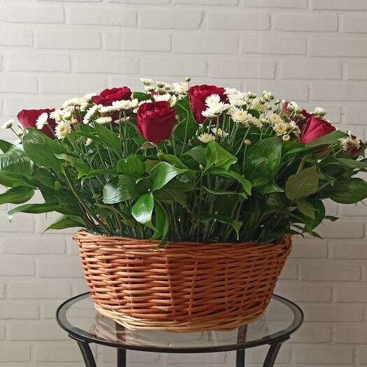 Большая корзина "яркая поляна", артикул F90823 - 12451 рублей, доставка по городу. Flawery - доставка цветов