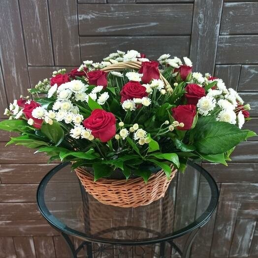 Корзина "нежные объятия", артикул F91792 - 7975 рублей, доставка по городу. Flawery - доставка цветов