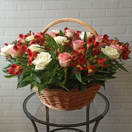 Корзина "яркий день", артикул F92364 - 10273 рублей, доставка по городу. Flawery - доставка цветов