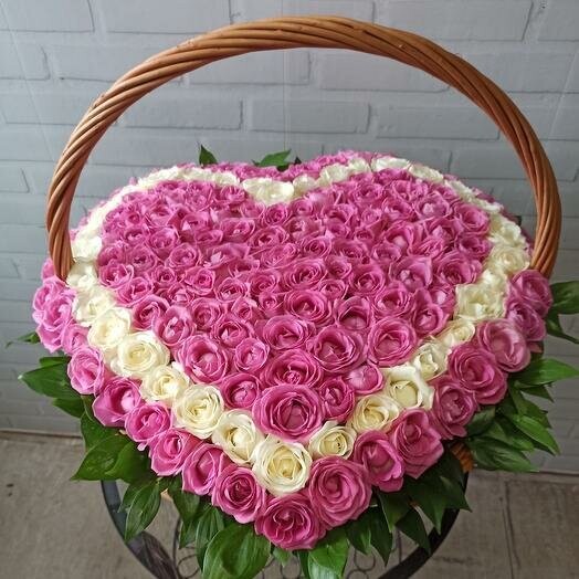 Корзина роз "чистая любовь ", артикул F92371 - 24188 рублей, доставка по городу. Flawery - доставка цветов