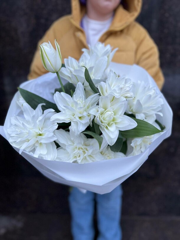 Букет из белых лилий, артикул F1295697 - 4900 рублей, доставка по городу. Flawery - доставка цветов