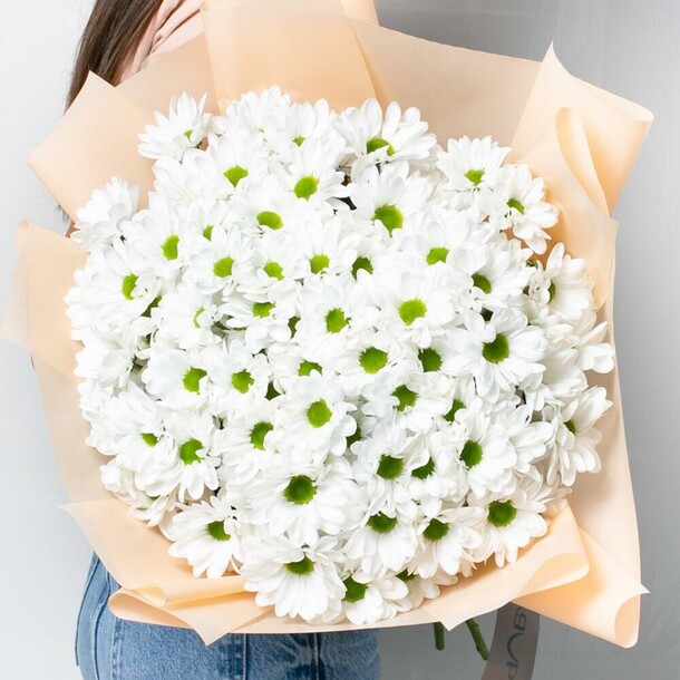 Большой букет кустовых ромашковых хризантем, артикул F1143586 - 6038 рублей, доставка по городу. Flawery - доставка цветов