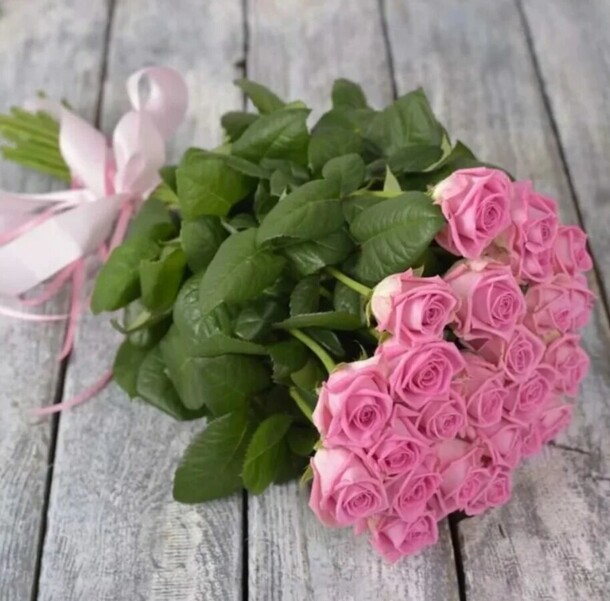 21 розовая роза, артикул F1143900 - 6135 рублей, доставка по городу. Flawery - доставка цветов