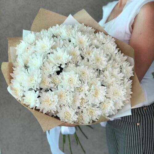 Шикарный букет кустовых хризантем в крафтовой упаковке, артикул F1143948 - 5917 рублей, доставка по городу. Flawery - доставка цветов