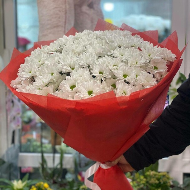 Весенний букет кустовых хризантем, артикул F1144003 - 9196 рублей, доставка по городу. Flawery - доставка цветов