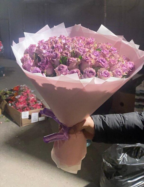 51 лиловая роза, артикул F1144011 - 14519 рублей, доставка по городу. Flawery - доставка цветов