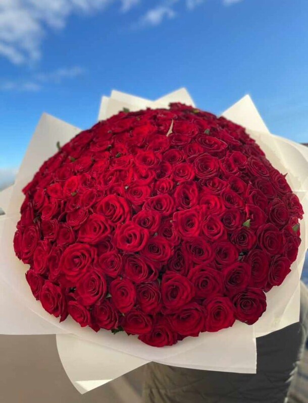 101 красная роза, артикул F1147148 - 28907 рублей, доставка по городу. Flawery - доставка цветов