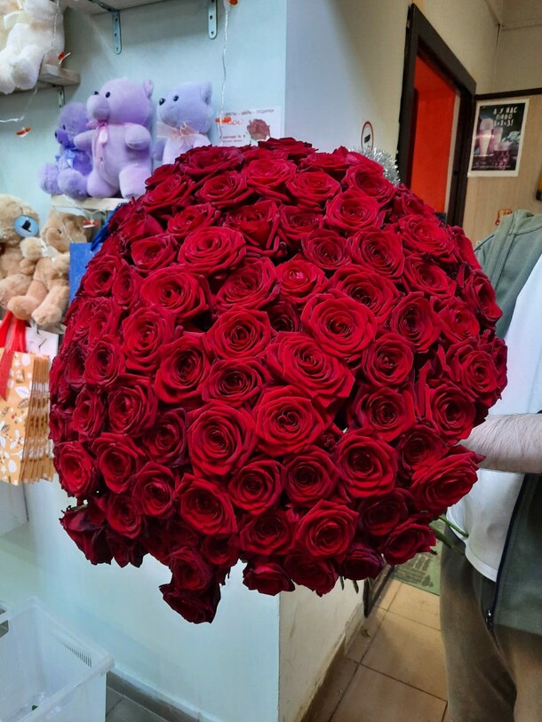 101 красная роза, артикул F1164876 - 36004 рублей, доставка по городу. Flawery - доставка цветов