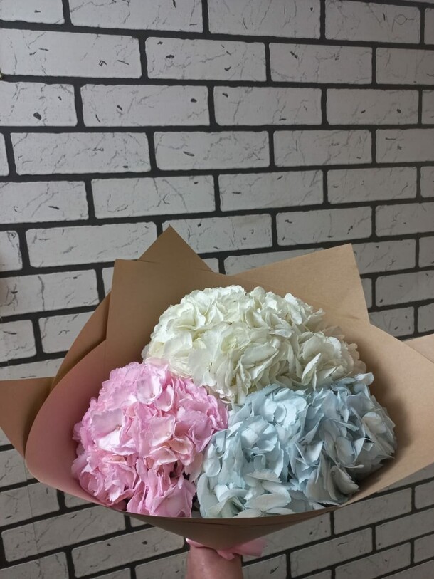 Букет шикарных гортензий, артикул F1193044 - 4752 рублей, доставка по городу. Flawery - доставка цветов