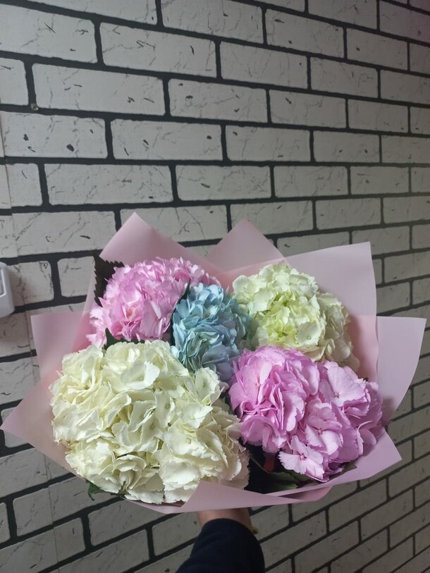 Шикарный букет летних гортензий, артикул F1197223 - 6291 рублей, доставка по городу. Flawery - доставка цветов