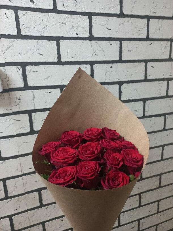 Свежий букет красных роз, артикул F1204876 - 3497 рублей, доставка по городу. Flawery - доставка цветов