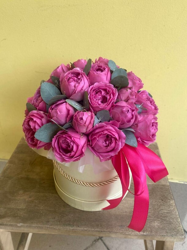 Шикарная роза мисти баблс в изящной коробке, артикул F1211474 - 6280 рублей, доставка по городу. Flawery - доставка цветов