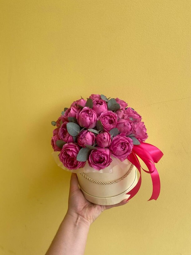 Шикарная роза мисти бабблс в нежной коробке, артикул F1211475 - 6159 рублей, доставка по городу. Flawery - доставка цветов