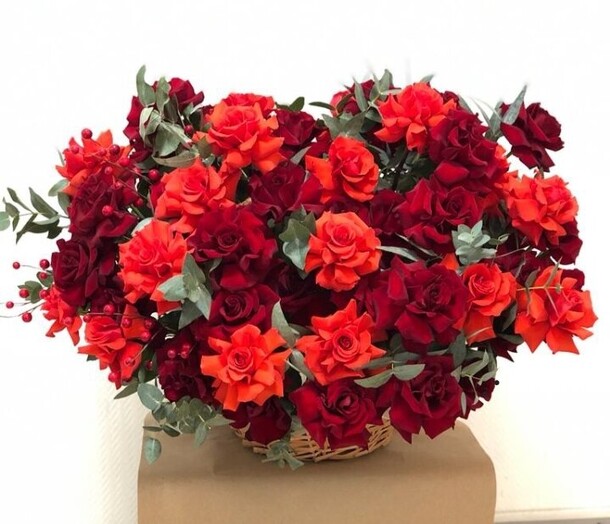 51 французская роза в корзине, артикул F1237653 - 38587 рублей, доставка по городу. Flawery - доставка цветов