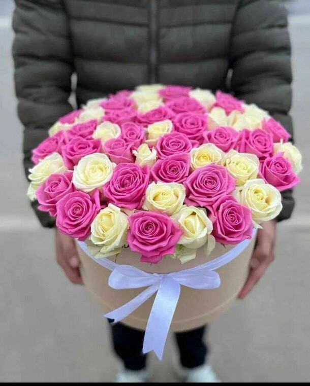 Коробка свежих роз, артикул F1241323 - 15067 рублей, доставка по городу. Flawery - доставка цветов