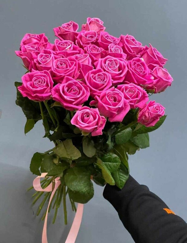 Нежный букет из 23 роз, артикул F1241324 - 5554 рублей, доставка по городу. Flawery - доставка цветов