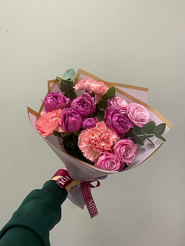 Авторский букет "букет цветов", артикул F1244699 - 3618 рублей, доставка по городу. Flawery - доставка цветов