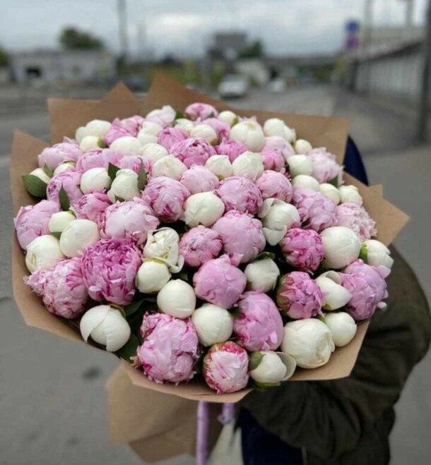 Большой букет пионов 😍, артикул F1277324 - 120590 рублей, доставка по городу. Flawery - доставка цветов